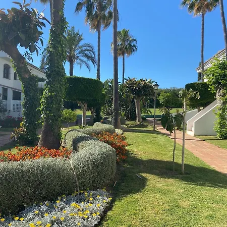 Hébergement de vacances Traditional Town House With Large Pool Estepona
